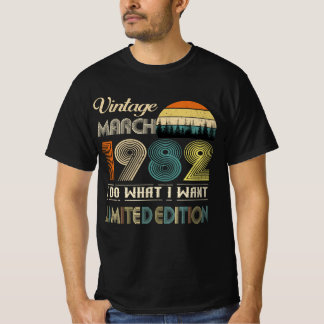 Vintage March 1982 T-Shirt - Retro Style Birthday 