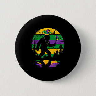 Vintage Mardi Gras Bigfoot Sasquatch Funny Boy Men 6 Cm Round Badge