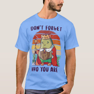 Vintage mediaeval fruit avocado king, funny crown T-Shirt