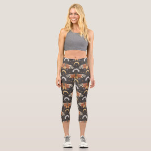 Vintage Moth Floral Pattern Capri Leggings