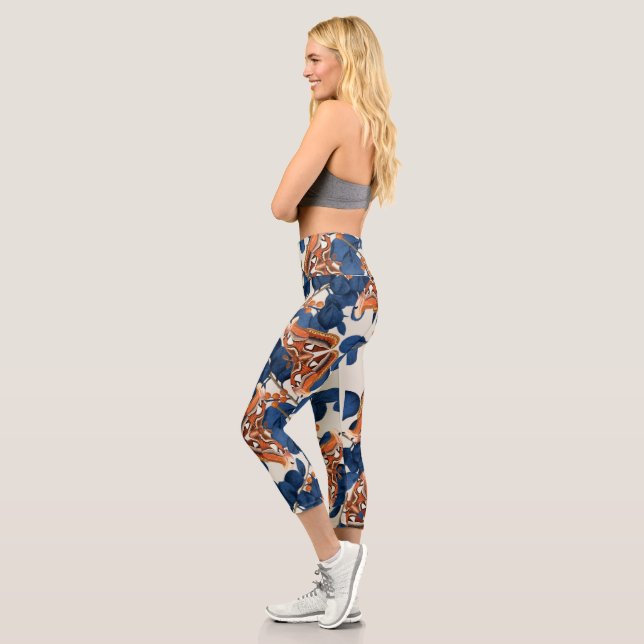  Vintage Moth Pattern Capri Leggings (Left)
