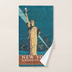 Vintage New York Wonder City Statue of Liberty Art Bath Towel Set