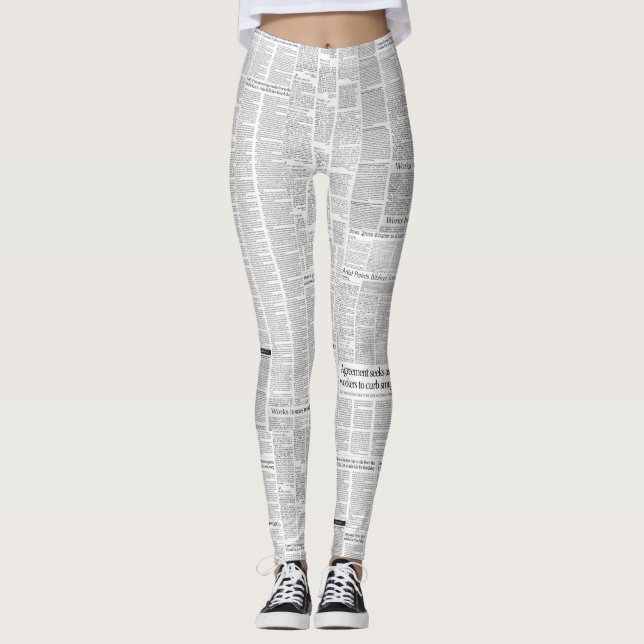 Vintage newspaper collage – retro newspaper print leggings (Front)