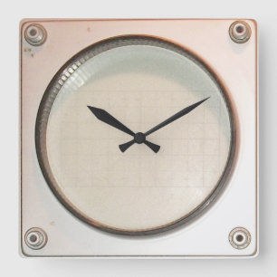 Vintage Oscilloscope Display Screen Clock