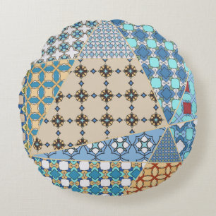 Vintage patchwork quilt pattern. Vintage decorativ Round Cushion