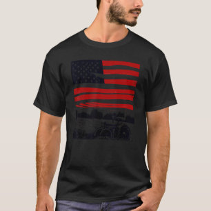 Vintage patriotic tractor on a farm  American flag T-Shirt