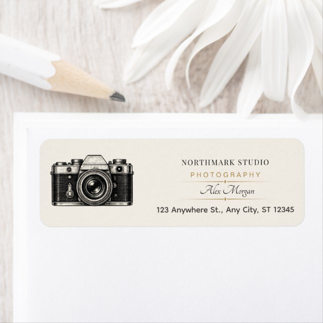 Vintage Photographer | Luxury Gold Camera (Insitu)