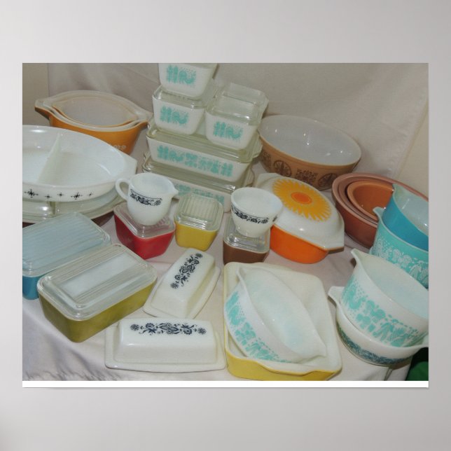 Vintage Pyrex Dishes! Poster (Front)