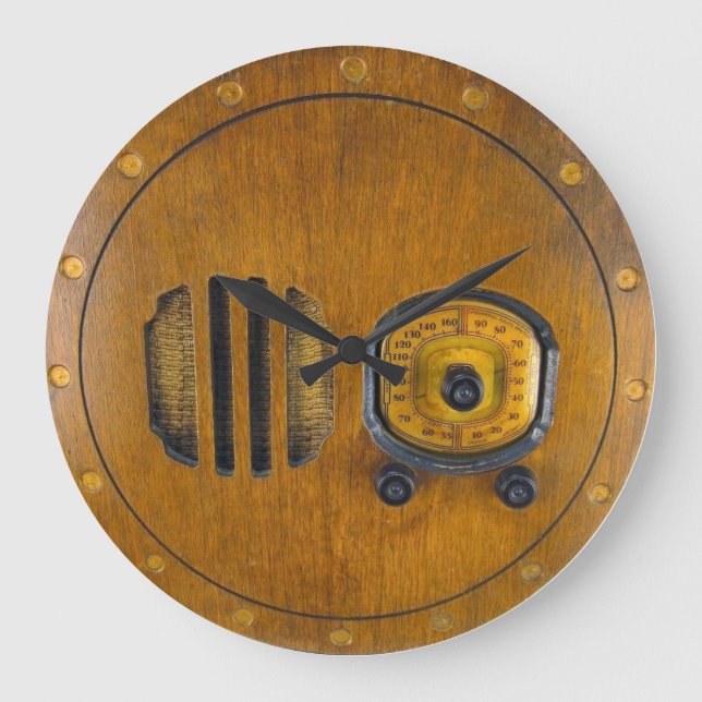 Vintage Radio Design Wall Clock (Front)