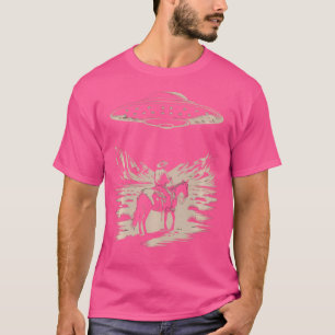 Vintage Retro Cowboy Looking Ufo Desert Ovni Joke T-Shirt