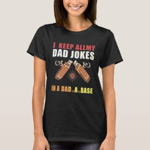 Vintage Retro Design I Keep All My Dad Jokes In A T-Shirt