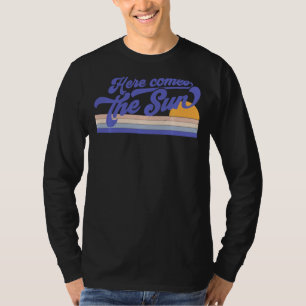 Vintage Retro Here Comes The Sun Beach Vacation T-Shirt
