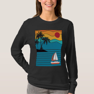 Vintage Retro Sailboat 80s 70s Style Sailing Boat T-Shirt