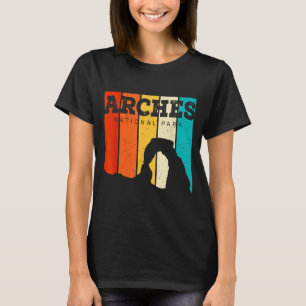 Vintage retro style skyline arches utah arches T-Shirt