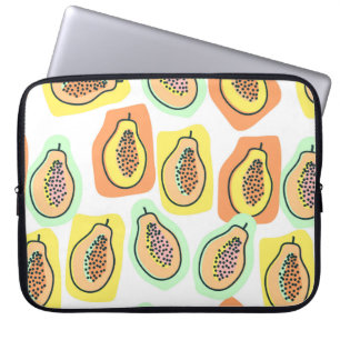Vintage seamless pattern hand-drawn papaya fruit. laptop sleeve