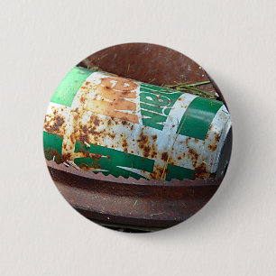Vintage Soda Can in a Pile of Junk 6 Cm Round Badge