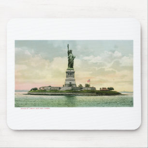 Vintage "Statue of Liberty" Poster. New York. Mouse Pad