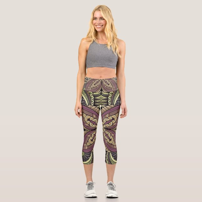 Vintage style geometric boho pattern capri leggings (Front)