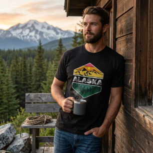Vintage Sunset Alaska Nature Scenic Illustration T-Shirt