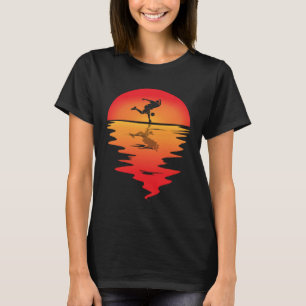 Vintage Sunset Bowling Pin Strike Bowling Team Bow T-Shirt