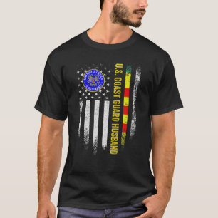 Vintage USA Flag Proud Coast Guard Vietnam Veteran T-Shirt