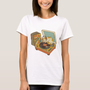 Vintage Vinyl Melomaniac Retro Cat on a Turntable T-Shirt