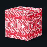 Vintage white red festive pattern Christmas gift Favour Box<br><div class="desc">Vintage white and red festive pattern Christmas gift Favour Box.
Merry Christmas,  Happy Holidays,  Happy Birthday</div>