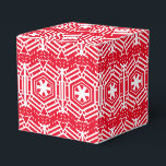 Vintage white red festive pattern Christmas gift Favour Box<br><div class="desc">Vintage white and red festive pattern Christmas gift Favour Box.
Merry Christmas,  Happy Holidays,  Happy Birthday</div>