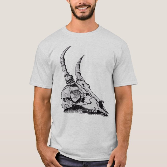 VioletGunmetalArt  Men’s Horned Skull t-shirt (Front)