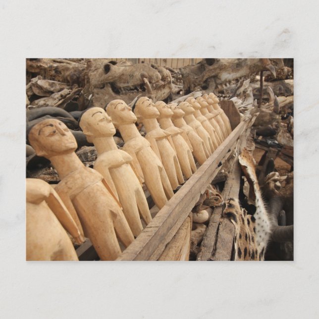 Voodoo Puppen am Fetisch Markt, Westafrika Postcard (Front)