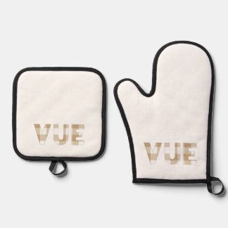 Vue Hmong Last Name Beige Plaid Oven Mitt & Pot Holder Set