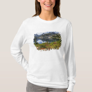 WA, Alpine Lakes Wilderness, Gem Lake, with T-Shirt