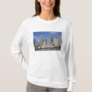 WA, Seattle, Seattle skyline with ferry boat T-Shirt