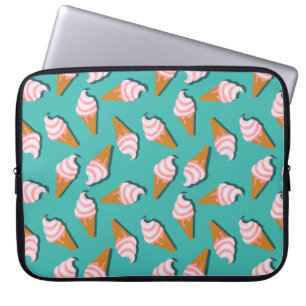 Waffle cones ice cream and frozen yogurt pattern laptop sleeve
