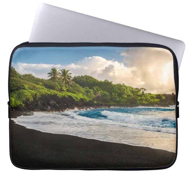 Waianapanapa Beach Laptop Sleeve (Front)