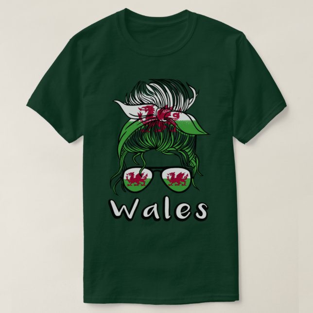 Wales Girl 2022 football World Cup Welsh flag Cymr T-Shirt (Design Front)