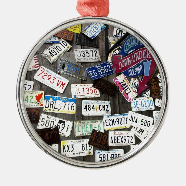 Wall of License Plates Metal Tree Decoration (Front)
