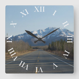 Wanduhr Highway in Alaska Square Wall Clock