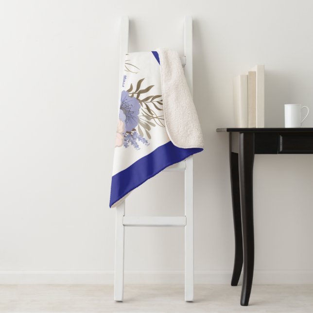 warm and enveloping. sherpa blanket (In Situ)