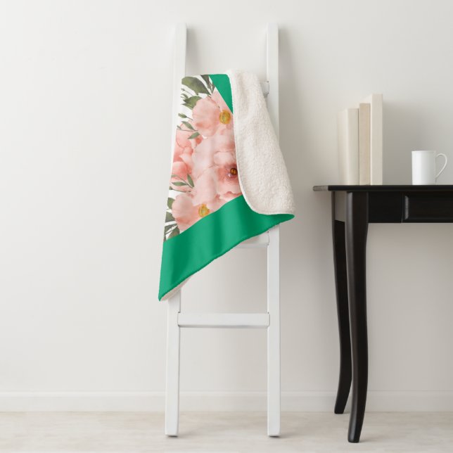 warm and enveloping. sherpa blanket (In Situ)