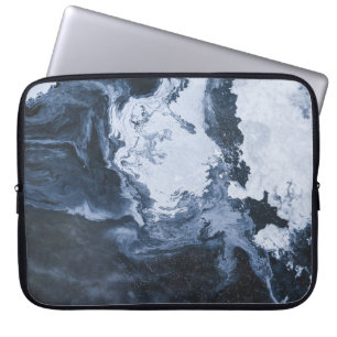 Water formation laptop sleeve