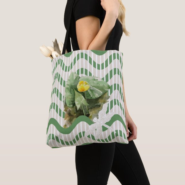 Water lilies pattern tote bag (Close Up)