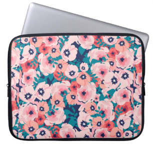 Watercolor bouquet of flowers seamless pattern laptop sleeve