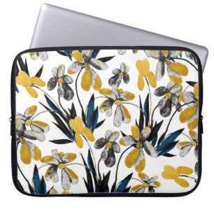 Watercolor flowers: vibrant summer pattern. laptop sleeve
