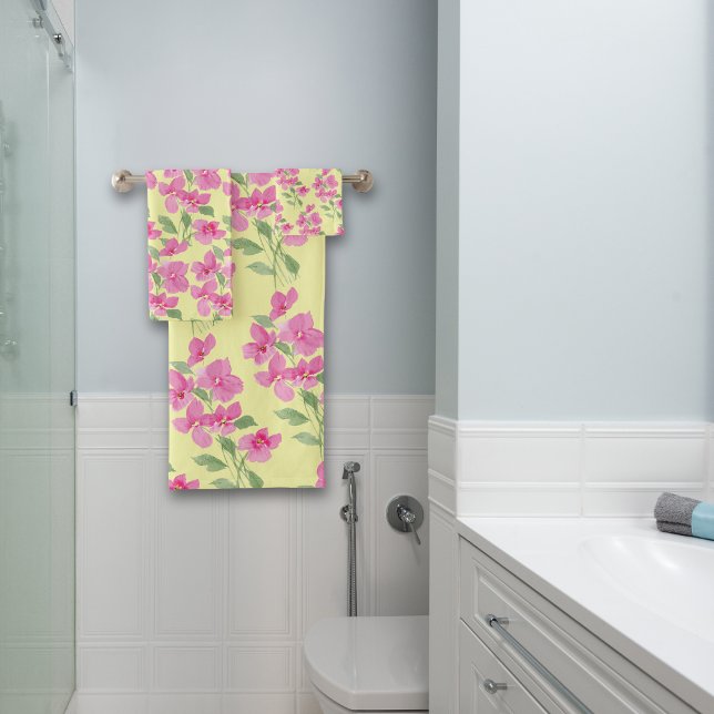 Watercolor Pink Floral Pattern Bath Towel Set (Creator Uploaded)