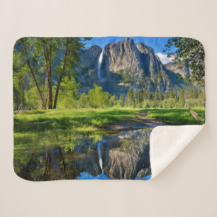 Waterfalls   Yosemite Falls, California Sherpa Blanket