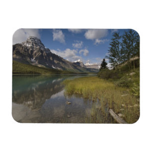 Waterfowl lake along the Icefields parkway, Magnet