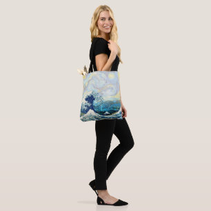WAVE OF KANAGAWA IN STARRY NIGHT BACKGROUND TOTE BAG