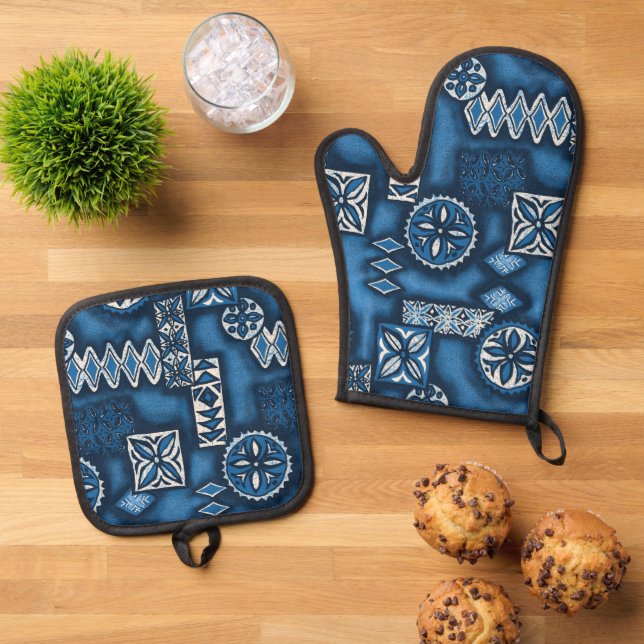 Wave Warrior Hawaiian Primitive Tapa Blue Oven Mitt & Pot Holder Set (Top Down)