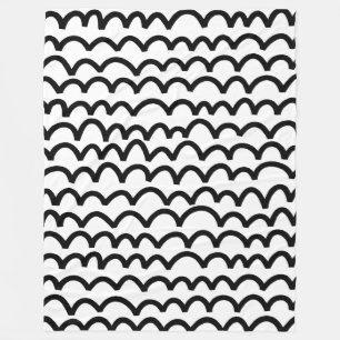 Wavy Pattern - Black on White Fleece Blanket